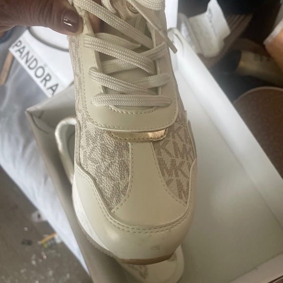 Michale Kors Raina Trainer - Picture 1 of 3